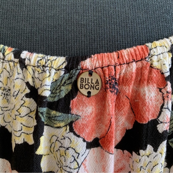 billabong MI AMORE floral blouse . - Picture 3 of 3